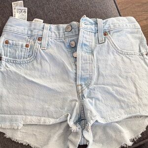 Casual Light Blue Denim Jean Shorts for Women Levi’s 25